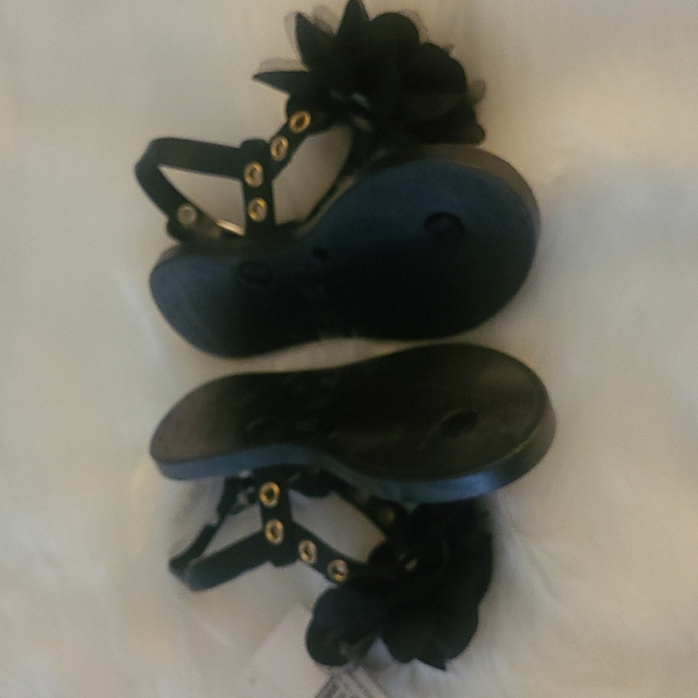 NWOT!! TODDLER SANDALS - Picture 2 of 3